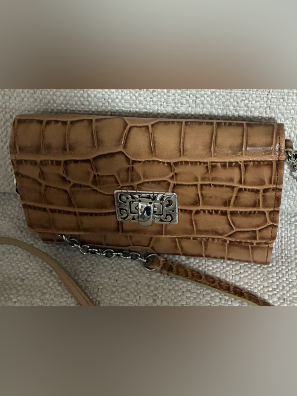 Brighton EUC Crocodile Embossed
Genuine Leather Slim
Crossbody Bag/ Wallet Toast - Picture 6 of 16